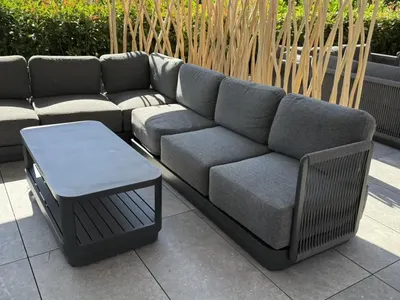 Новият оазис за бизнес елита впечатлява с луксозни градински мебели от SuperMebeli.bg