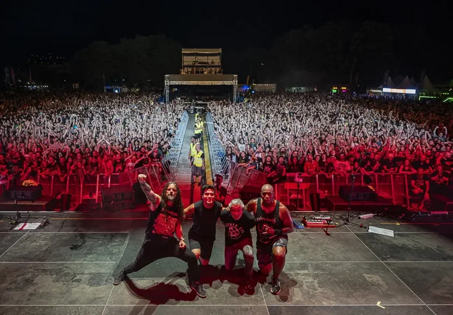 От тежък хедбенг до бели гълъби - HILLS OF ROCK 2025 продължи с още един паметен ден