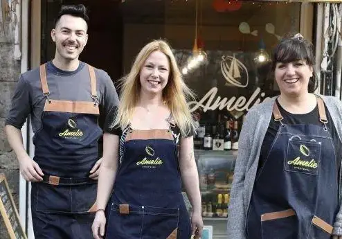 Персоналът бяга от АДА в сладкарницата на Линда: Канадска строгост и български заплати!