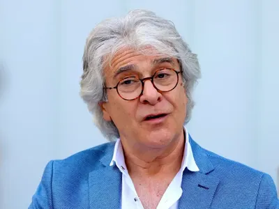 Певецът легенда Орлин Горанов: „Ах тези комунисти!“, възмущаваха се столичани, когато с Валя се оженихме на 9 септември 1990 г.