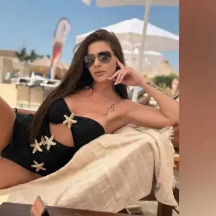 Пияната фолк певица Дебора ще лежи година в сливенски затвор след нова катастрофа