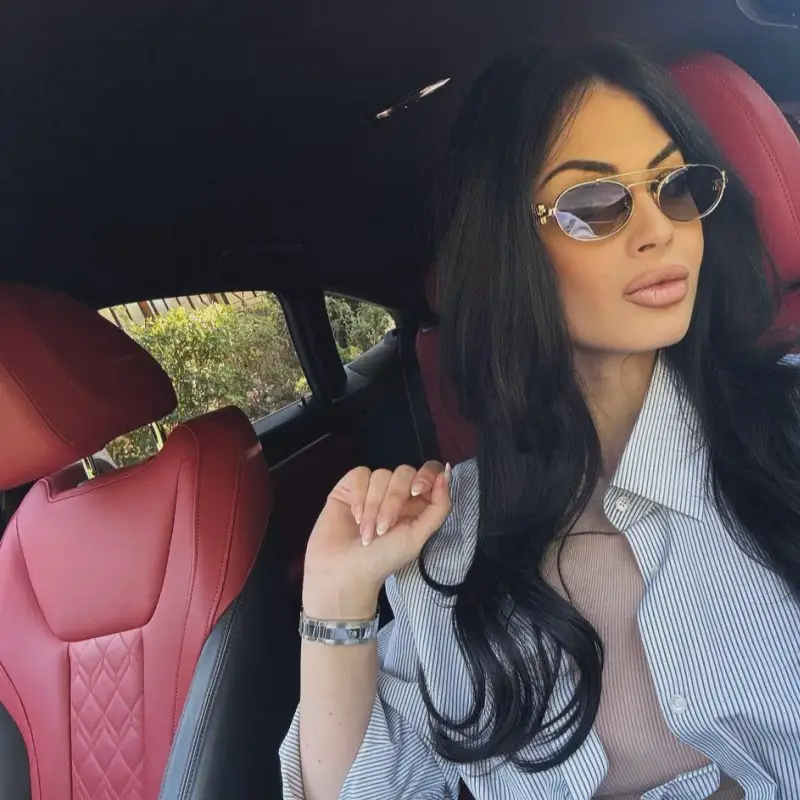 Подарък? Rolex за 20 000 долара блесна на ръката на Мис България