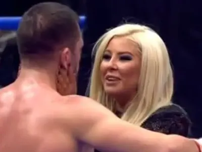 Андреа шокира с любовно признание и смели снимки!