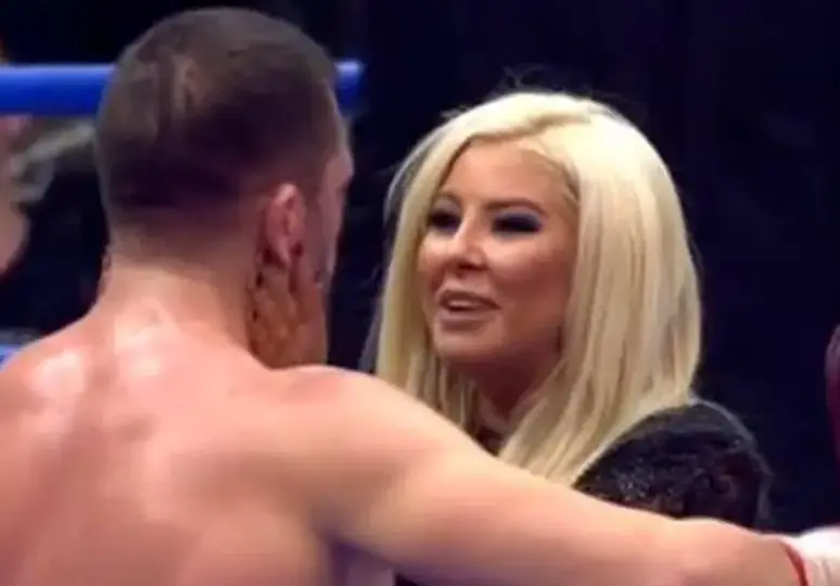 Андреа шокира с любовно признание и смели снимки!