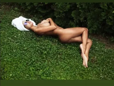 Андреа шокира с любовно признание и смели снимки!