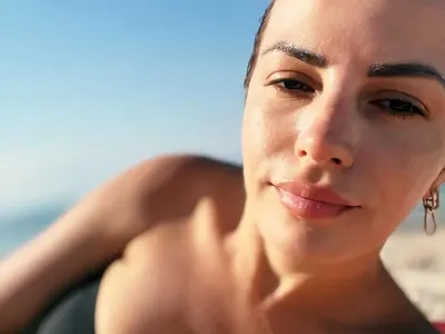 Поли Генова шармантна на плажа