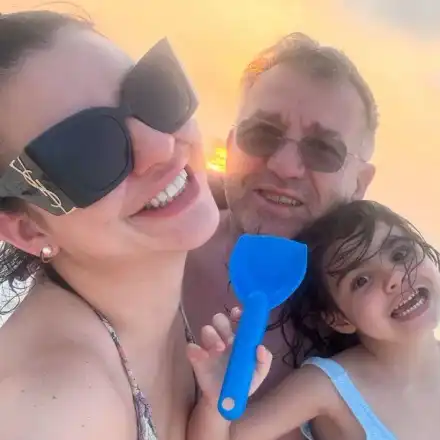 Просто съпруга: Деси Цонева живот си живее далеч от телевизията