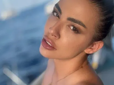 Просто съпруга: Деси Цонева живот си живее далеч от телевизията