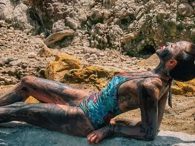 Райна, ти ли си?! Няма да познаете певицата на ТЕЗИ снимки