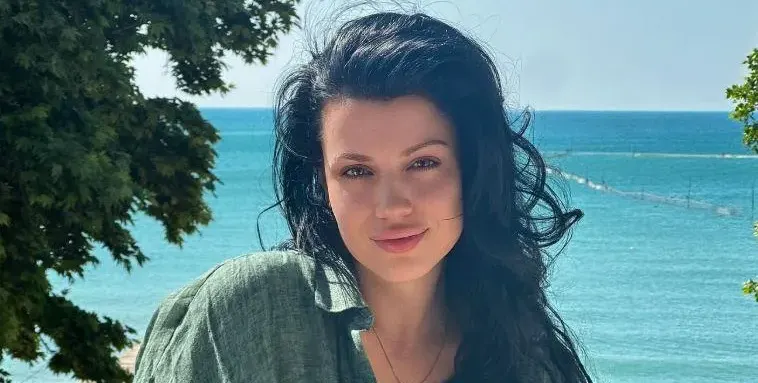 Ралица Паскалева заживя в тузарски имот край морето! Похвали новия си колега