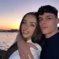 Разжалваната Мис България Кравец се натиска с гаджето на плажа (СНИМКИ)