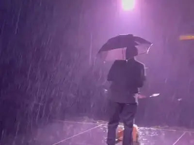 Шокиращи рискове: Как Веселин Маринов остана без ток! (СНИМКИ)