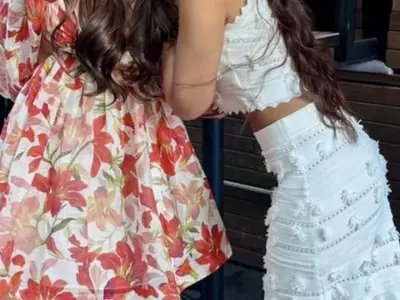 Рожденичката Анелия показа майка си и огромния си палат: А щерка й Ивон шашна с грим и тунинг! (СНИМКИ от партито)