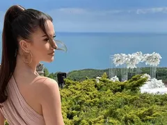 Рязък завой! Еротичната танцьорка Дениз Хайрула стана психоложка
