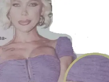 Само на 43 г., а да те е гнус да я докоснеш! На мъжете вече трудно ще им става от Емануела (ФОТО)