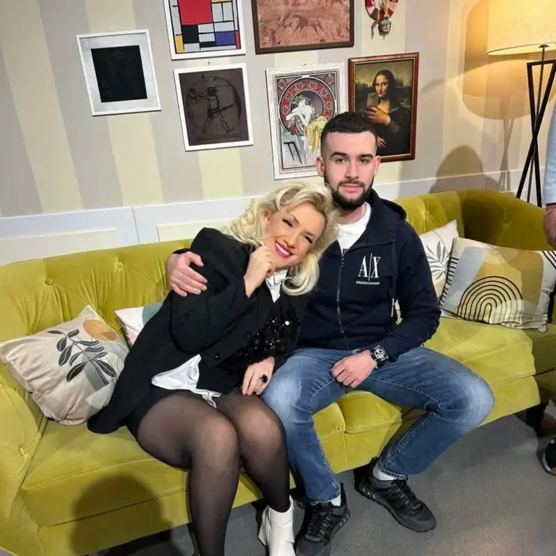 Сашка и синът й подкрепят Гришо