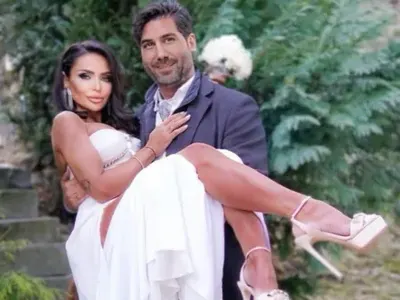 СЕКССКАНДАЛ!! Бившата „Мисис България“ Мари Вачева в леглото с друг: Съпругът й пусна снимките в нета! (ВИЖ ТУК)