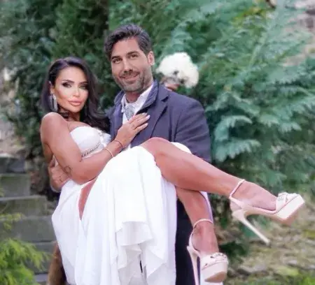 СЕКССКАНДАЛ!! Бившата „Мисис България“ Мари Вачева в леглото с друг: Съпругът й пусна снимките в нета! (ВИЖ ТУК)