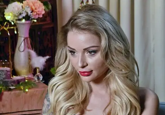 Шамари, ритници и вино в лицето: Пребиха Венета от „Ергенът“