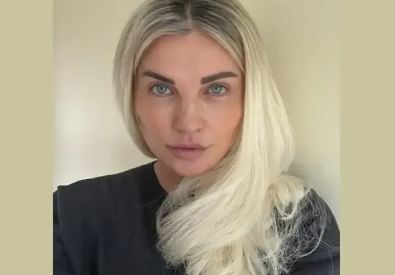 Силвена Рoy е неузнаваема с дълга коса