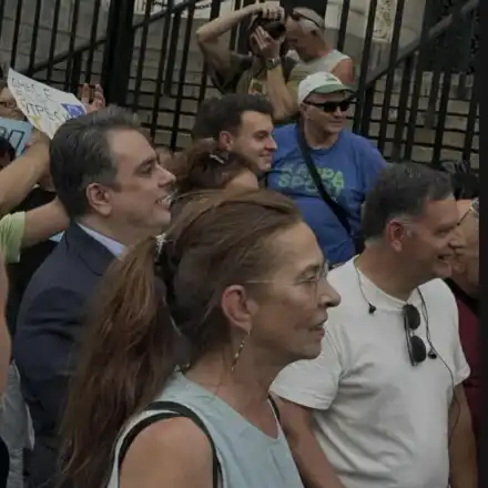 Скандал! Какво търси германската посланичка на политически протест? Груба намеса във вътрешните работи на България