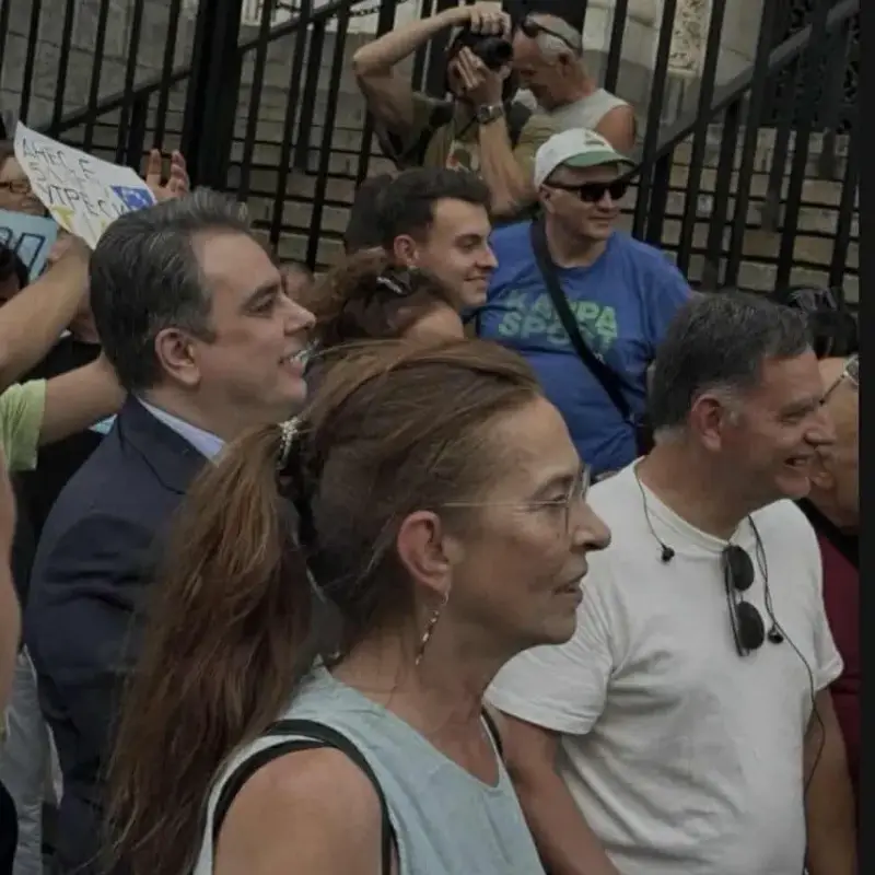 Скандал! Какво търси германската посланичка на политически протест? Груба намеса във вътрешните работи на България