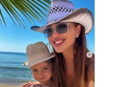 След раздялата с Добромир: Глория показа топ тяло по бански (ФОТО)