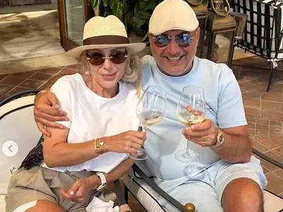 Слънце, море и Ива Бека - лятната приказка на Шеф Манчев (Романтични снимки)