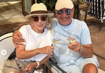 Слънце, море и Ива Бека - лятната приказка на Шеф Манчев (Романтични снимки)