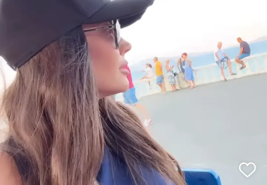 Теодора се качи на влакче
