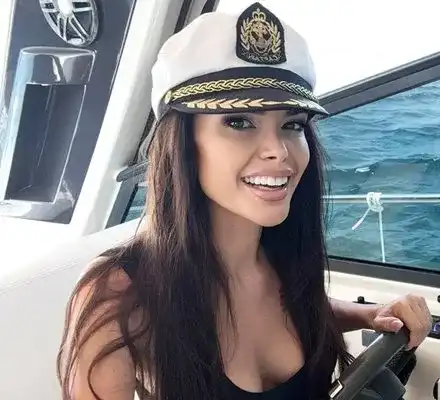 ТРУС!! Бясната Преслава към потребителка: А Вие, госпожо, искахте ли да приличате на прасе?! (не я познаваме такава – ВИЖ ТУК)