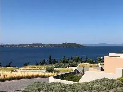 ТРУС!! Християн Гущеров си хвана МАДАМА-ЗВЯР: Заведе я на Халкидики и показа белези от зъбите й по тялото си! (ШОК СНИМКИ)