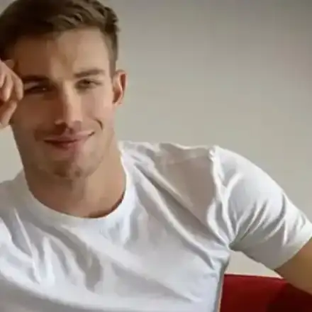 Виктор Русинов от „Ергенът” стартира музикална кариера!