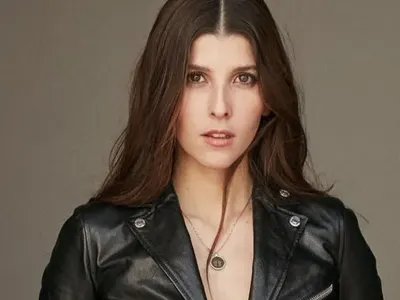 Внучката на царя пусна нова песен