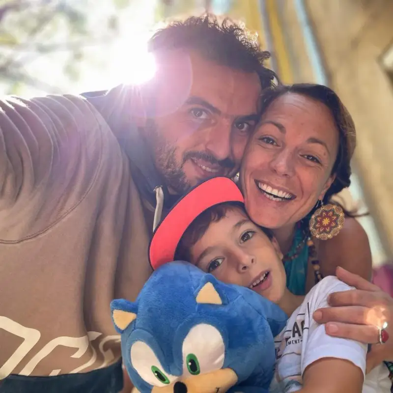 ВЪРХЪТ НА ЦИНИЗМА!! Зоран заряза Силвия Петкова и сина си, заради фусти, а цъфна на рождения й ден с молба! (ВИЖ ТУК)