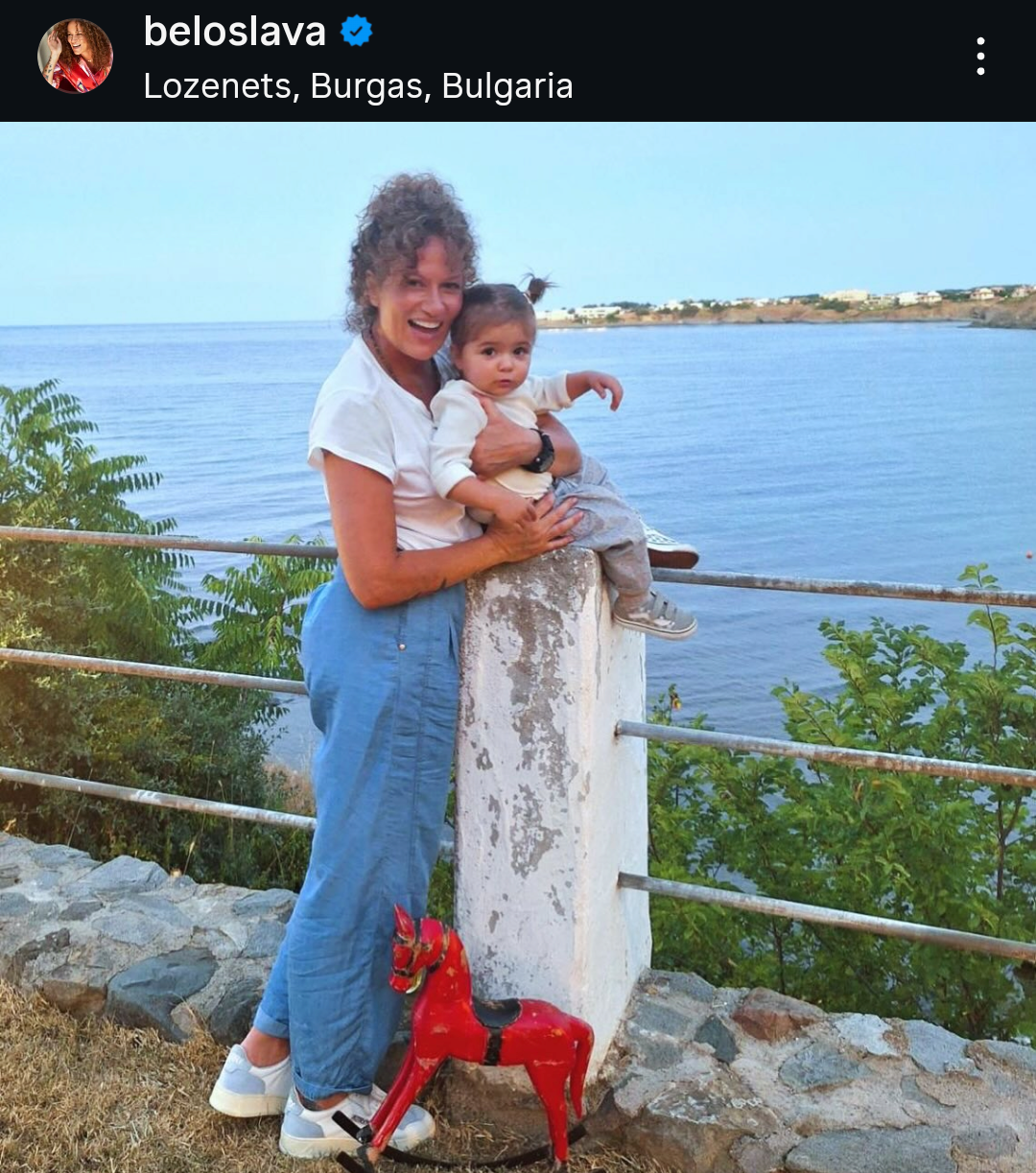 Баба Белослава заведе внучката на море