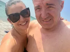 Деси Цонева  получи порше  за годишнината  от сватбата