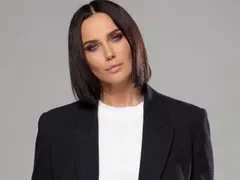 Мария Силвестър яхна лъскав джип за хилядарки!