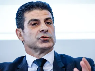 Защо прокуратурата отказва да се занимава с двете фалшиви дипломи на Гонзо?