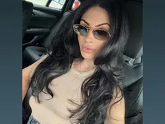 Засипват Венцислава Тафкова с подаръци и цветя! Скри бижу за хиляди евро (СНИМКИ)