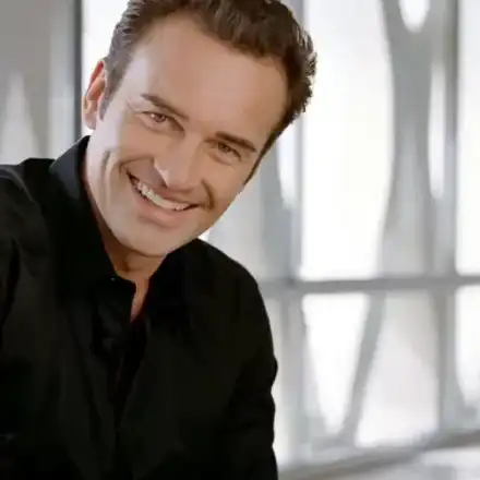 Звездата от „Клъцни-срежи“ Джулиън Макмеън остана завинаги на 56