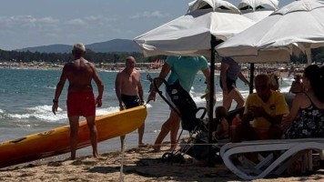 Защо Румен Радев се движи като наркобос с кортеж от 8 лимузини?