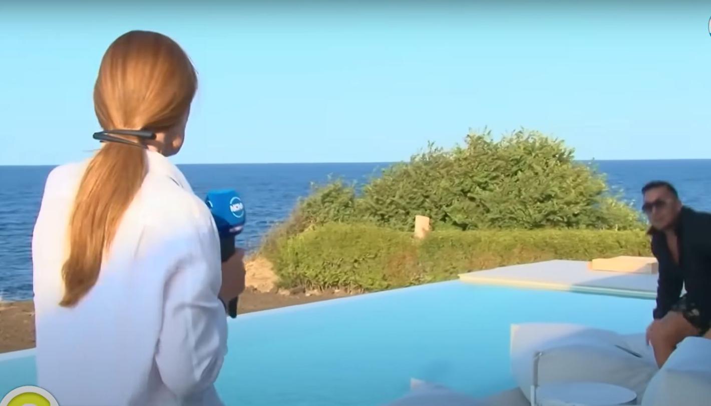 Ето го морския палат на Константин за 2 милиона край морето! (СНИМКИ отвътре)