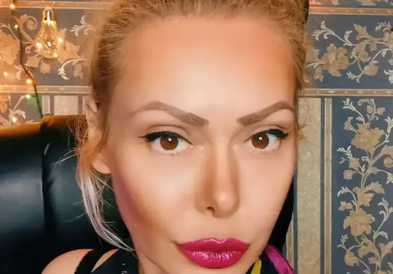 Албена Вулева блести с нова фигура и чужд любовник в Кипър