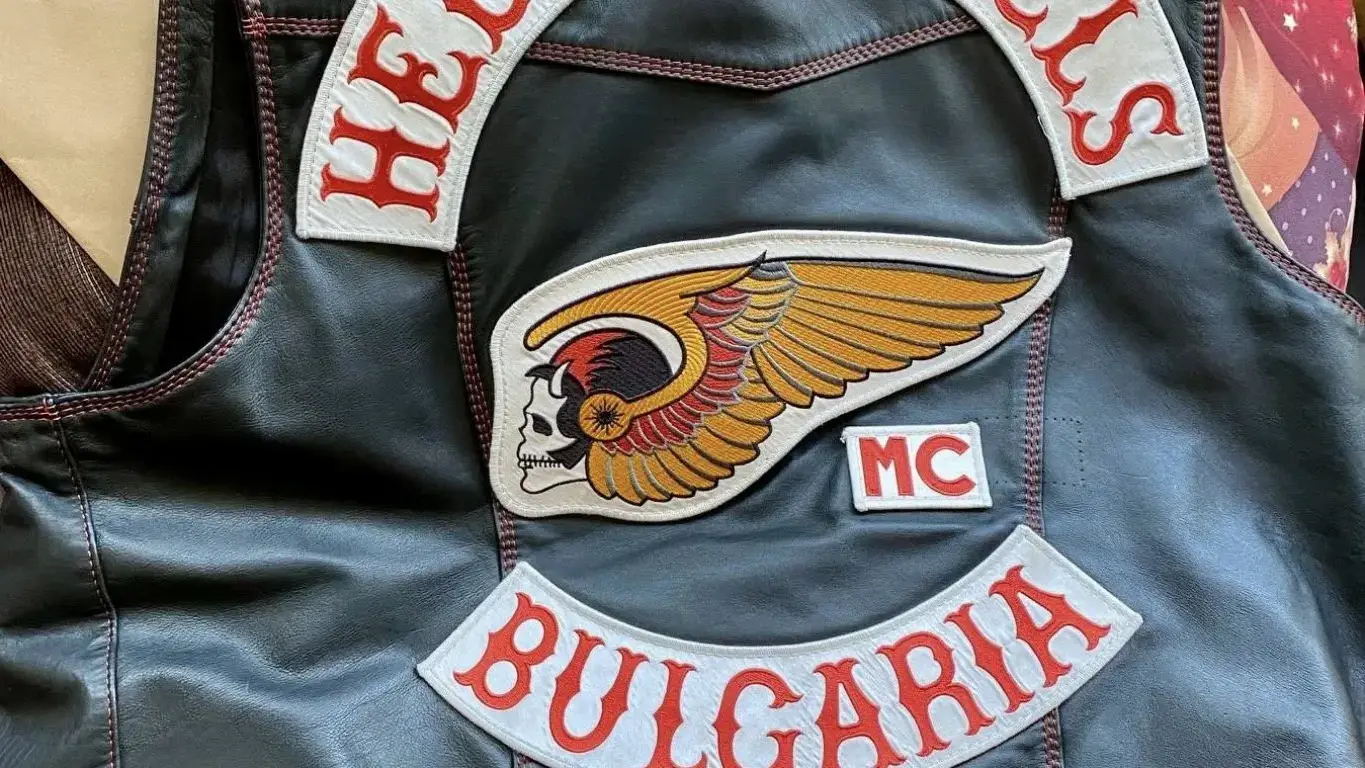 Арсеналът на "Хелс Ейнджълс": Шокиращи снимки и видео от арестите!