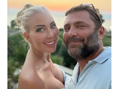 Антония Петрова среща Ивайло при сгрешена резервация (Момиче ли чакат?)