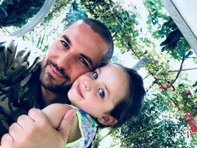 Бащата на Сияна ГНЕВНО към застрахователния бос на  „ДаллБогг Живот и здраве” Тихомир Каменов: 53 733,97 лв. Как сметнахте стотинките, боклуци долни?