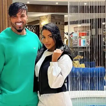 Бившата на Джизъса щастлива и без него