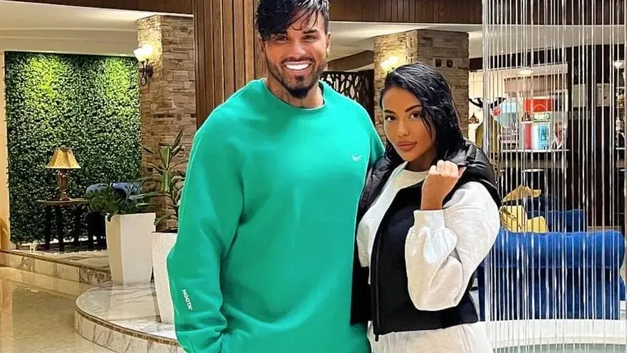 Бившата на Джизъса щастлива и без него