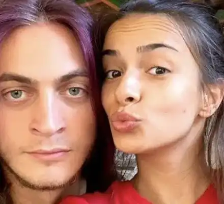 Бременна ли е? Шокиращият намек на Изи от „Хелс Китчън“!